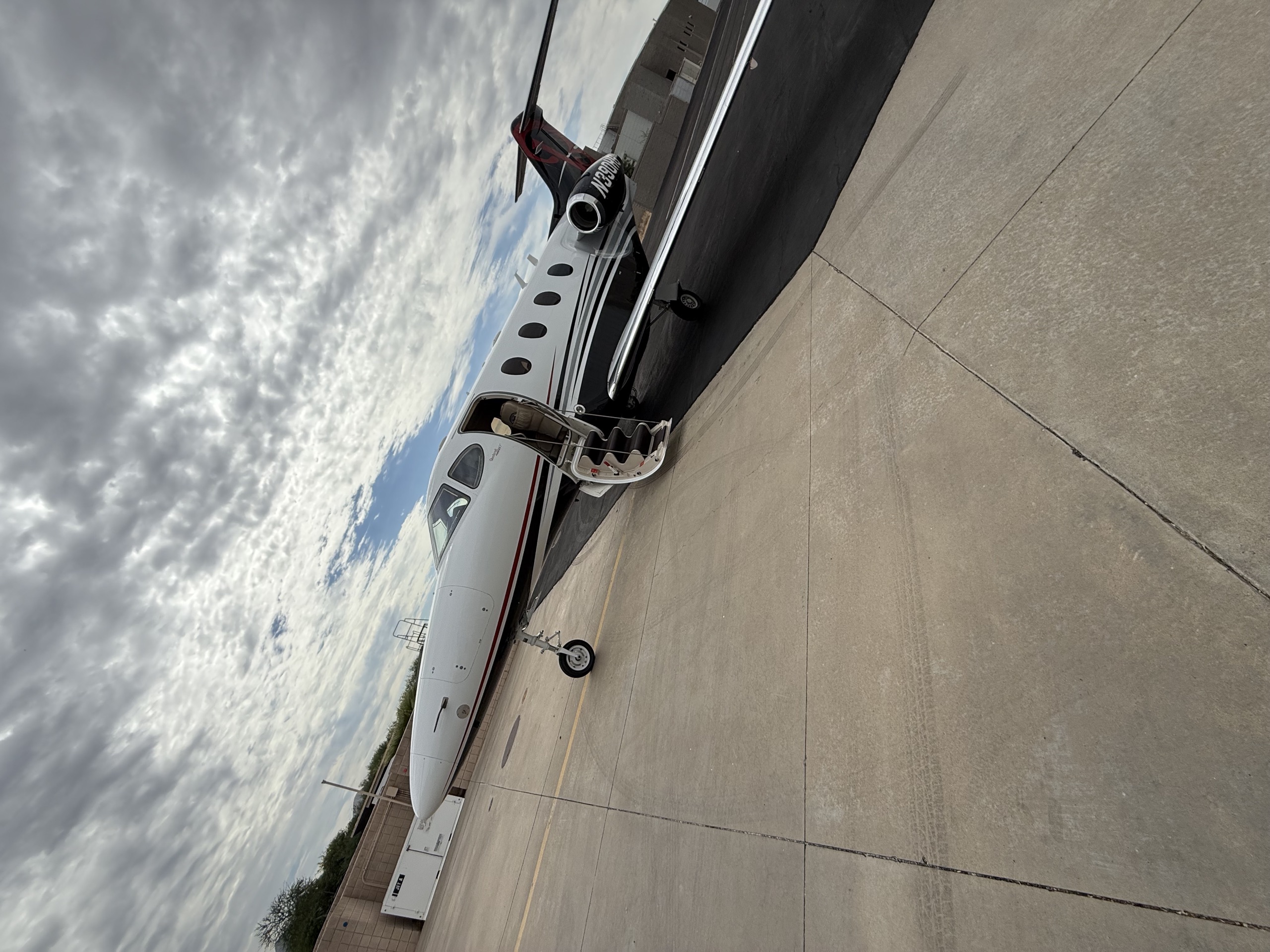 Embraer Phenom 100 ready to depart